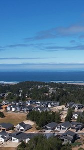Lexar Homebuyer Story: A dream home on the Oregon Coast! This is the 4th home Ted and Angie have built - find out why they think their Lexar home is head and shoulders above the rest! #custom #customhome #customhomes #customhomebuilder #custombuilt #oregon #coast #oregoncoast #lexarhomes #energy #efficient #quality #happy #homeowner #story | Lexar Homes