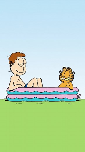 Odie just can't relax can he 😂 #garfield #comic #petsoftiktok #summer