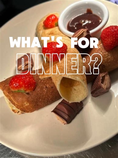 Dinner doesn’t have to be complicated. 👌 Sometimes all you need is your favourite comfort food, a cozy spot at home, and a little time to relax. ☺️ Tradita gives you that perfect meal. 💯✅ So go ahead—take the night off and enjoy something really good. 😍 Available on Whatsfordinner.ie! 📲 Fresh, hot and served fast! 🚗💨 #Tradita #dinnerideas #foodtok #deliveryservice #WhatsForDinnerIE