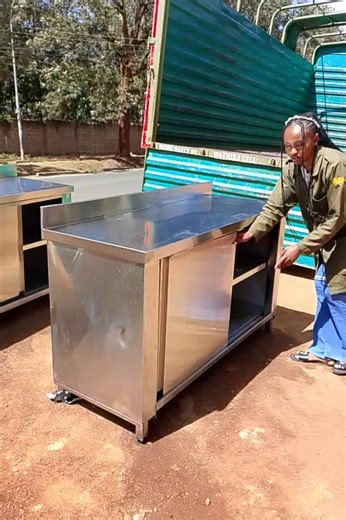 Work smart! Stainless steel table with storage space for an organized kitchen 🔥 Perfect for hotels, restaurants & busy kitchens.