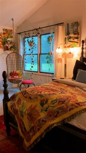 Never ever use the big lights around here! I need to enjoy these beauties the most that I can. And if we do use the big lights, they are dimmed🤣 #vintage #vintagelamps #vintagestyle #thrift #thriftstorefinds #homedecor #eclectic #mcm #homeinspiration #midcentury #bohostyle | Golden Vintage