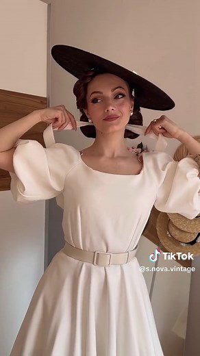 Vintage 1950s Paris Trip Look | Retro Fashion Inspiration