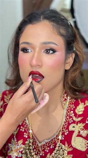 Red Lipstick Tutorial for Smooth Application