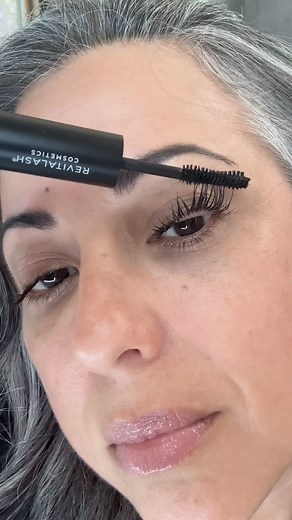 46K views · 119 reactions | 勺 Primer, Mascara, Comb… No Clumps! The mascara or the routine? 勺 I’d love to know what some of your favorite eyelash products are, please share!!! 珞 #beautytips #realeyelashes #longeyelashes #naturalhair #naturalbeauty #beautytips | Irene Claire | Facebook