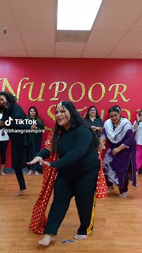 Giddha Vibes with Gurleen! #bhangraempire #giddha #workshop