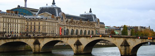 Métier Attaché culturel : missions, formations et salaire