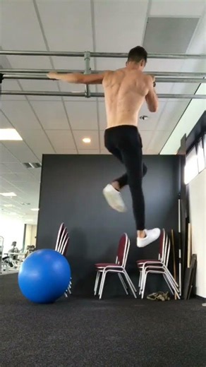Should I make tutorials on how to get stronger? Or do an airwalk?!? Let me know! #featur