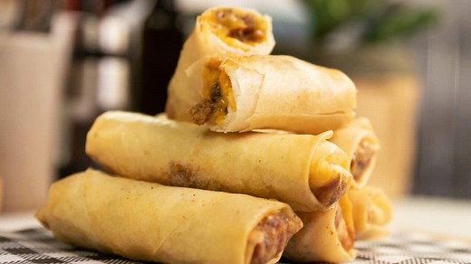 Dan Hong's cheeseburger spring rolls