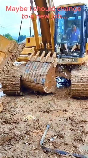 2.9M views · 10K reactions | #funnyconstructionworker #constructionlife #funnymoments #4you #viralvideo #funnyvideos #funnyvideos #viralvideo #laughing #motivationvideos #followback#foryou#foryoupage #foruyou #viraltiktok #constructiontips #supportvideo#motivational#motivacao | Earnhome | Facebook