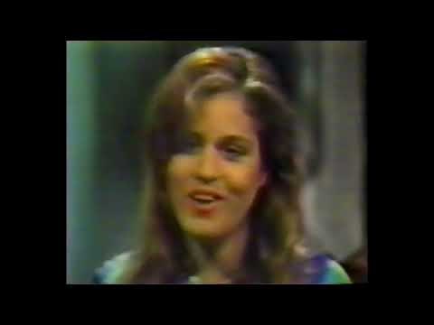 The Bangles MTV Broadcast Top 20 countdown interview November 1988