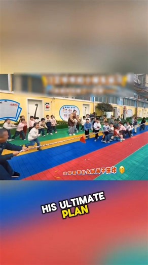 The gatekeeper’s clever plan to defeat the kindergarten kids in a tug-of-war 🤣