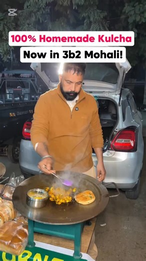 Mridul | Chandigarh on Instagram: "A hardworking brother selling Paneer Kulcha, Mushroom Kulcha & Pav Bhaji — all at just ₹90 each! ❤️ Made with love by his wife, 100% homemade & hygienic, using only Amul butter 🧈 📍Location: 3B2 Market, Opposite Nik Bakers Must try! 😋 #explore #foodgasm #streetfood #streetfoodindia #mohali"