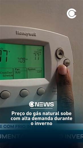 TV Connect USA on Instagram: "O preço do gás natural nos Estados Unidos voltou a subir neste inverno devido ao aumento expressivo do consumo para aquecimento em meio à chegada de frentes frias mais intensas. Os termômetros em queda elevaram de forma rápida a procura pelo combustível, pressionando os estoques e puxando os valores dos contratos futuros, que registraram uma das maiores altas da estação. Com a demanda doméstica acima do normal para o período, as distribuidoras têm operado com oferta