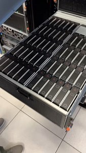 We just published a piece on StorageReview.com about the new Dell Technologies PowerVault MD series of JBODs. Here’s a video walkthrough of the MD2460, a 4U chassis that holds 60x 3.5” HDDs. SAS4 for 16th Gen PowerEdge that’s backward compatible for older SAS3 servers and expandable to 2.4PB with 20TB HDDs. #datastorage #dell #datacenter #servers #powervault #poweredge #computers | StorageReview