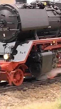 20. Erlebnis Modellbahn in Dresden, Top Spur 0 Anlage mit Echtdampf und Loksound