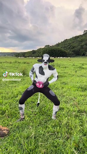 Polish Cow Dance - Viral Meme Song