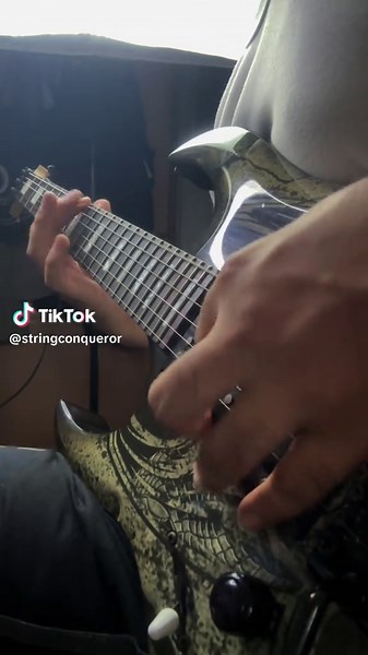 Guitar Cover of Muse's 'Hysteria' - Stunning Performance