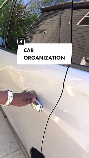 My simple car organization 🚘 #carorganization #organized #momcar #carorganizationtips #organizinghacks #momlife #momtok #organizedcar #organizetok