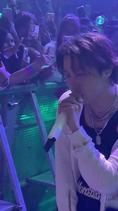 9.9K views · 625 reactions | Ini dekeett banget guysss #โฮปบนเวทีที่บางกอก #HOPE_ON_THE_STAGE_TOUR_Bangkok #HOPE_ON_THE_STAGE_TOUR_BKK #HOS_TOUR_Bangkok . 敖Deey | BTS X ARMY Indonesia | Facebook