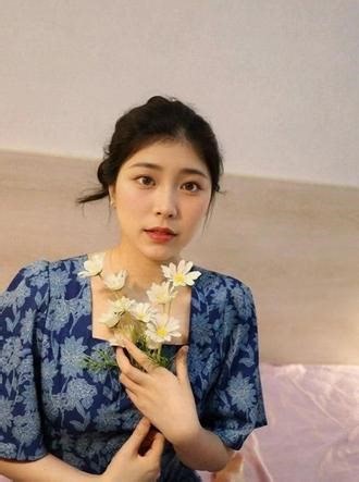 收到花很开心，爱你老公 #秦嘉倪 #秦嘉倪眼镜妹 #洋甘菊 #仅供娱乐 #无不良