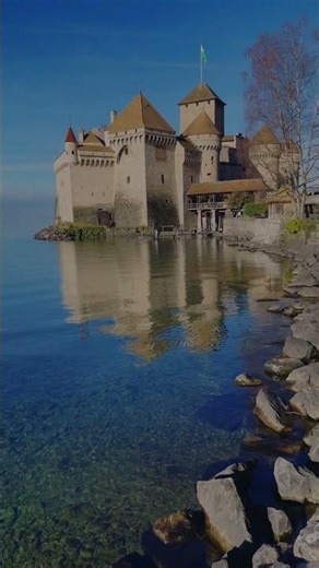 O Castelo da Pequena Sereia em Montreux 🏰 | The Little Mermaid Castle in Montreux