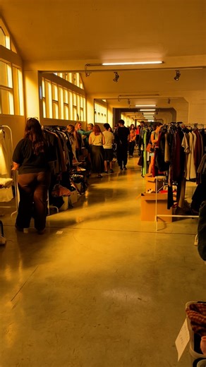 Slow Market Reims on Instagram: "Meeeeerci à tous pour ce dernier marché sous la Halle du Boulingrin ✨ Big up aux Slow Créateurs 💖 @amelie.friperie @bulledechery @agence.mariecamille @camillette_crochet @maisonlenare @biis.secondemode @mistinguette_and_co @eancre_studio @marie.montel.rebouteuse @celine_falempe @sofy_perry_couture @robin_denis_h2od @la_maison_de_la_gitane @les.creations.de.sophie @creation_poulet_braise @nvartsdubois @enigmart51 @gallery_madnoodle @lafinefleurdesign @melodylouis