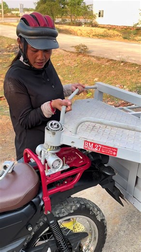 ស្នាដៃកូនខ្មែរ៖ ចពីប្រាំនាក់