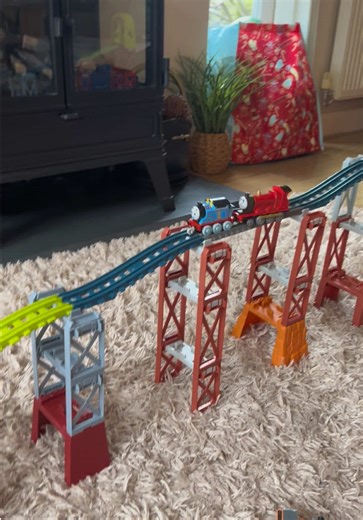 Thomas & James get stuck! #thomasandfriends #thomas #trainsforkids #trains #toytrains