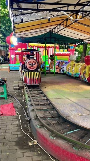 naik kereta api tut tuty