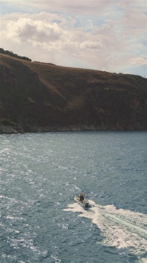 Go Offshore with Tackle you trust! 🫡 Prevail III is very low in weight but extra sensitive, making sure you can fish without any effort all day long. It is designed to give perfect action to a jig but is still strong enough to give a proper hookset and fight those strong fish out in the deep blue🌊. The Battle is beginning!⚔️ Be ready for it 😤 #PENNEurope #LetTheBattleBegin #PrevailII #PENNOffshore #VerticalJigging | PENN Fishing