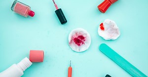 Comment enlever son vernis semi-permanent à la maison ?