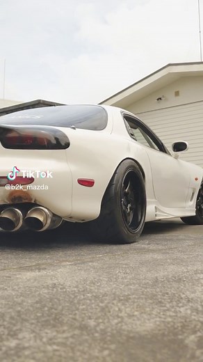 Exploring the Power of the 4 Rotor Rotary Engine in the Mazda FD RX7