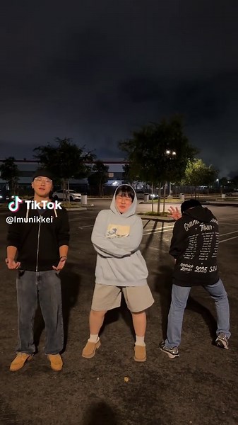 Day 191 of posting until 1000 Followers #badromance #alvinandthechipmunks #chipettes