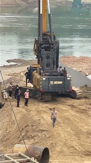 The drilling progress for pier T3 is progressing very quickly for the Song Lo bridge project.