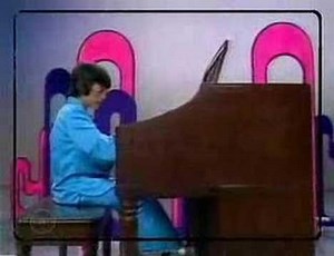 Wayne Miller on the Wurlitzer Orbit III Synthersizer