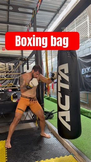 15 seconds on 15 seconds off , boxing bag work #boxingexercise #boxing #boxingworkout #boxercise