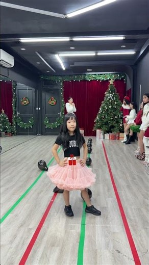 BYB kid models are surprised by a spacing practice challenge using a row of balloons!#byb #5g