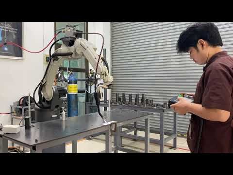 ฝึกใช้ Robot งานเชื่อมรุ่น Panasonic TM-1400 G III