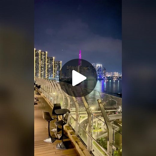 Khi thành phố lên đèn. #saigon #review #travel