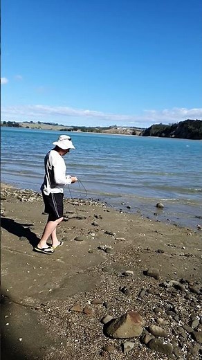 How use a sling like in the David and Goliath story. The best way to use a sling.