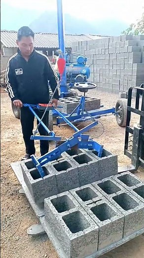 手動ブロックリフターによるコンクリート搬送作業
