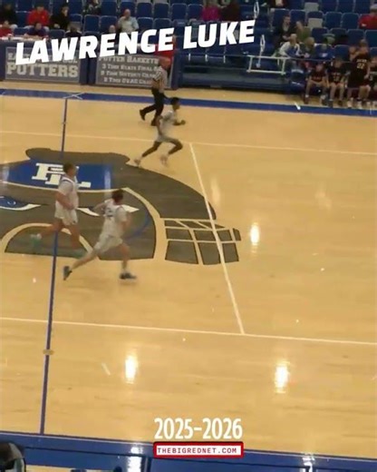 ⁣2025-26 🏀 Steubenville Big Red’s Lawrence Luke (So) with a steal & slam against East Liverpool.