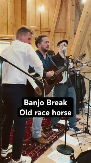 Banjo energy at a Swiss wedding! 🪕