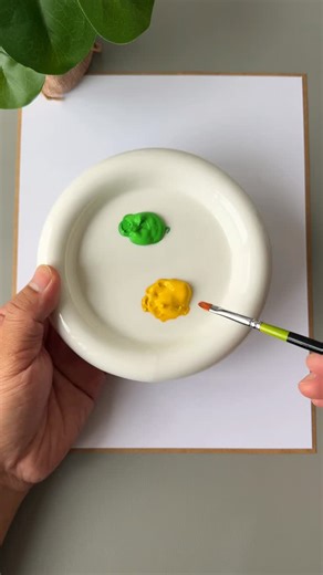 Mama Craft Time on Instagram: "Easy leaf print craft tutorial: Capture the magic of autumn with your kids! 🍂✨ This simple nature-inspired project is the perfect fall activity for toddlers and preschoolers. Materials needed: autumn leaves (ginkgo leaves work beautifully), acrylic paint, white cardstock, and a small paintbrush or sponge. This stamping technique helps children explore natural textures while creating unique seasonal art. Pro tip: Apply paint to the underside of the leaf where the v