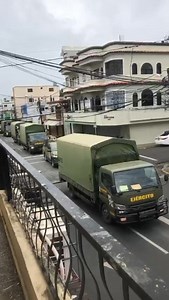 #HUELGA CONTIGENTE MILITAR ERD DESPLEGADO EN SAN FRANCISCO MACORÍS PREVENCIÓN Y SOBRE GUARDA PROPIE Un contingente de soldados de la 7ma Brigada de Infantería del Ejército de República Dominicana es desplegado en San Francisco de Macorís, ante un llamado a huelga hecho por varios grupos, en reclamo de diferentes reivindicaciones. El número de hombres desplegados supera los 1,000. Incluye Fuerzas élites, vehículos antimotines y aeronaves, para preservar el orden público y prevenir daños la propie