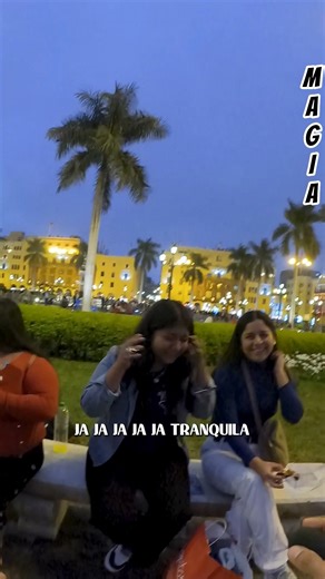 Magic in the streets!! #magictricks #closeupmagic #magic #streetmagician #streetmagic