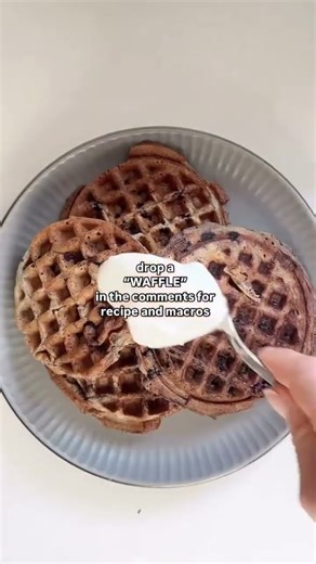 🧇Drop a “WAFFLE” in the comments and I’ll send you the recipe and macros! I batch prep these,