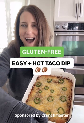 Get ready for the big game with this EASY HOT layered taco dip that pairs perfectly with @Crunchmaster Crackers (AD). Remember, this hearty dip requires a sturdy cracker and Crunchmaster is it! Here’s what you’ll need (everything is gluten-free!): 1 lb ground beef seasoned with taco seasoning (vegan beef crumbles work too) Refried beans, about 1/2 can Salsa, 8-10 tablespoons Shredded cheddar or Mexican cheese Sliced jalapeños 1) Spray the bottom of a casserole dish with nonstick spray 2)Layer ha