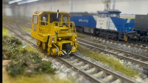 1/87 HO比例火车模型 Track Mobile 全金属调机数码版，一直苦苦寻找的小调机，难得机会海外找回，质感造型都非常喜欢，下一步改造音效灯光，大家赏析