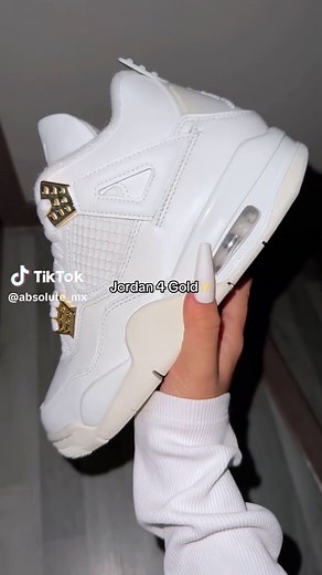 Jordans 4 Gold Metallic - Sneaker Unboxing and Streetwear Trends